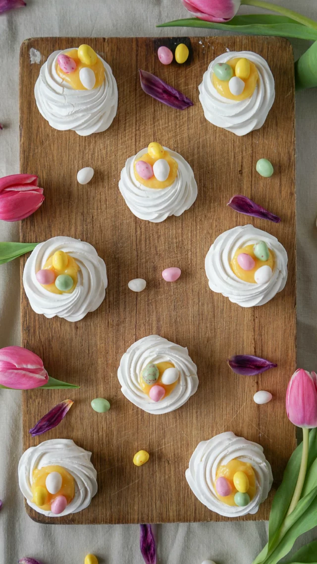 Let’s get ready for Easter with a delicious, fruity treat: the Lemon Meringue Easter Nest! 🍋🐣

Made with crispy French meringue and tangy lemon curd, then topped with sugar eggs, these little delights are the perfect addition to your Easter table. ✨

A fun twist on the classic Lemon Meringue—and if you want to take it a step further, serve them on a disc of pie crust for a tart-like version.

Easy to make, easy to enjoy—that’s all we need to create magic on our guests’ plates!

Want the recipe? Comment EASTER below, and I’ll send it your way! 🍋🐰👇

#eastercake #eastersnack #easterrecipe #bakewithme #pastrychef #homemadedessert #festivedesserts #frenchpastry #lemon #lemonmeringue #lemonmeringuetart #easybaking