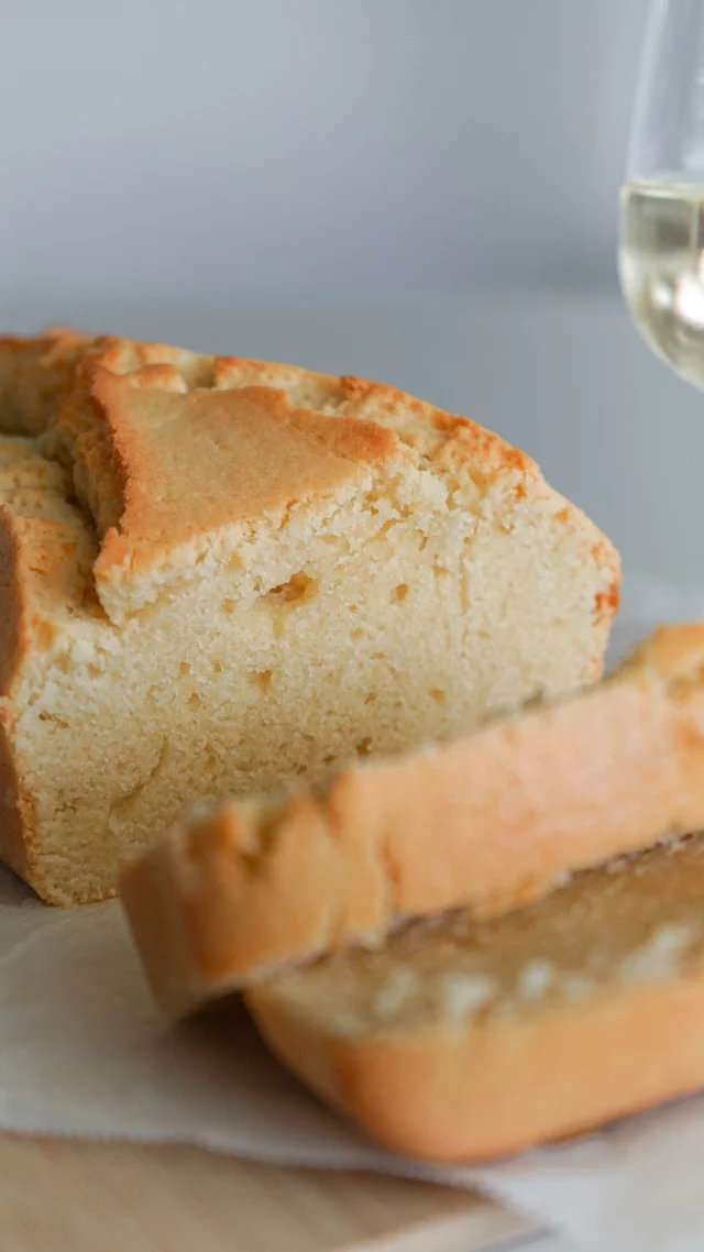 One of my favorite childhood memories… in a cake.

This white wine cake comes straight from my grandmother’s kitchen—and I’ve been baking it ever since.

The wine? It completely evaporates during baking, but leaves behind a delicate, unique flavor that makes this cake unforgettable.

Pro tip: use rosé if you have some left in the fridge—it adds a subtle twist that works beautifully.

Made with neutral oil, it stays moist for days (if it lasts that long 😉).

Simple, nostalgic, and just as good today as it was back then.

🍷✨

Have you ever baked with wine?

#FrenchBaking #FamilyRecipe #WhiteWineCake #ComfortFood #PastryMemories #EasyBaking